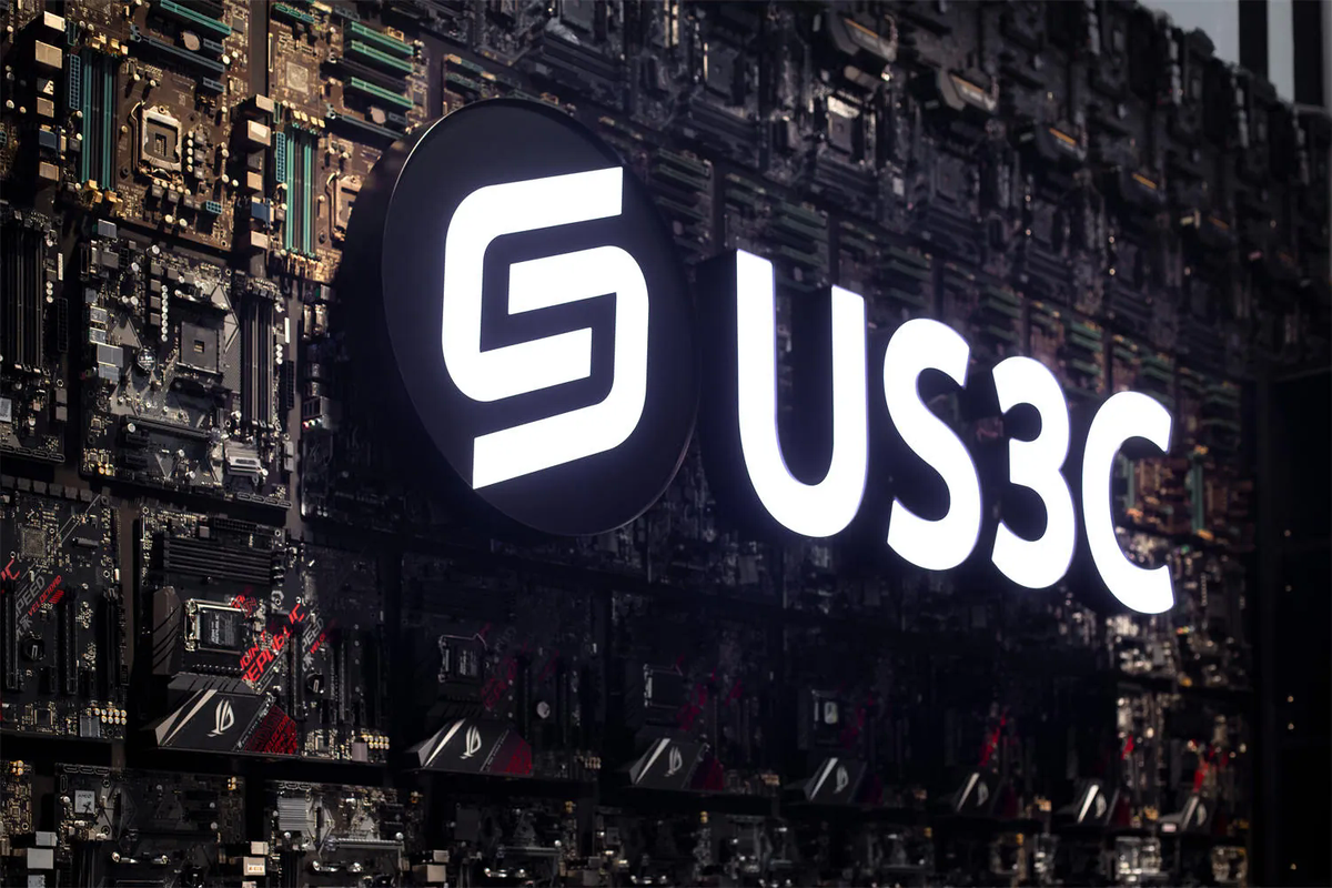 春日店專業的 Securaze 資料抹除工作站,符合國際標準,保障顧客回收設備的隱私與安全