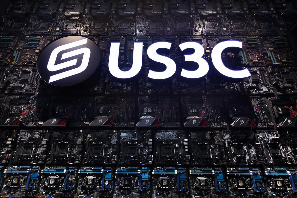 US3C 桃園店舒適的顧客休息與洽談區,專人一對一為您解說各類二手 3C 設備的收購流程
