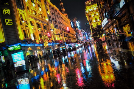 AlikGriffin_China_Shanghai_Lights_900x600_調整大小