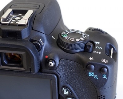 EOS 700D