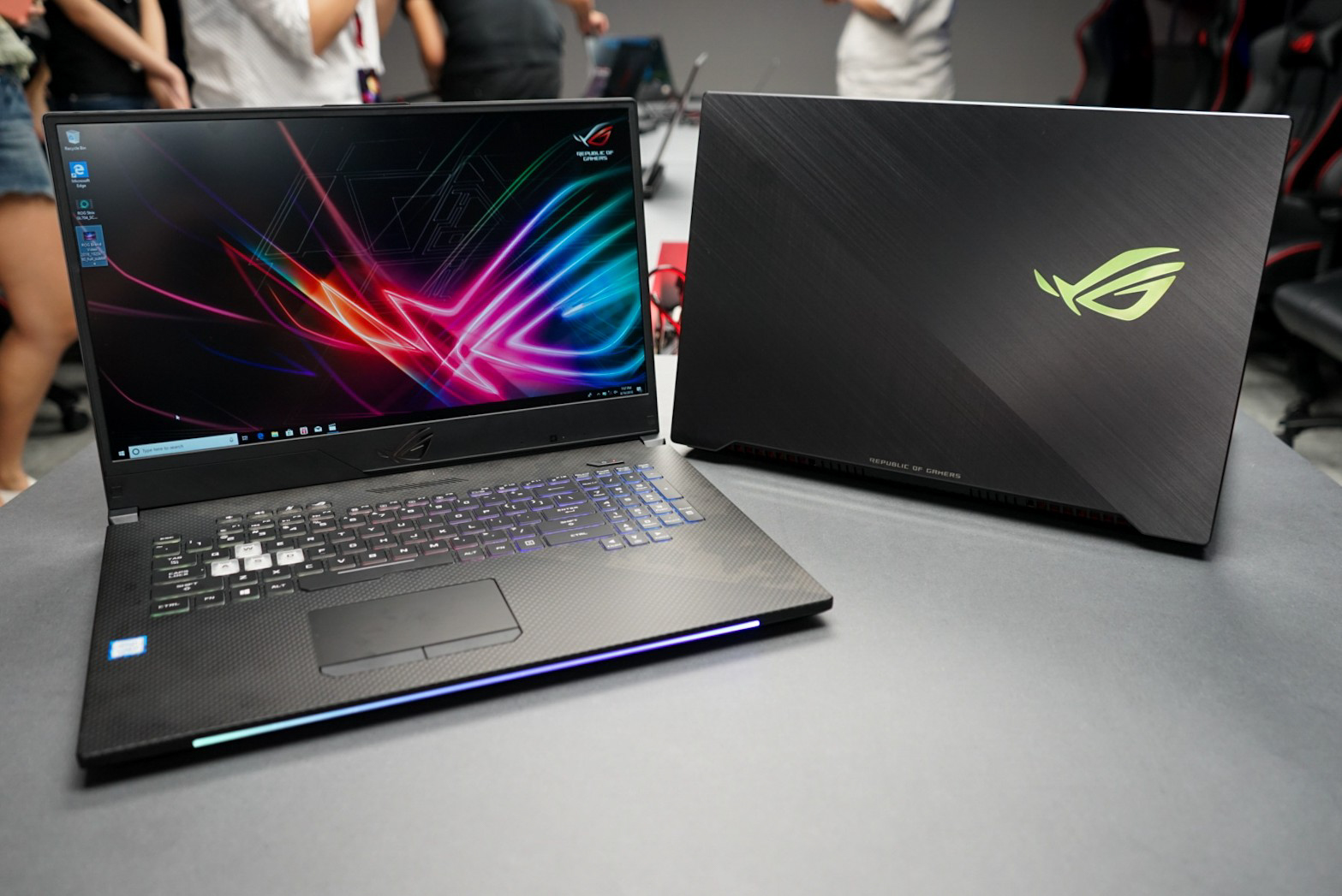 LRM_EXPORT_20180817_135913 新款 ROG Strix Scar II